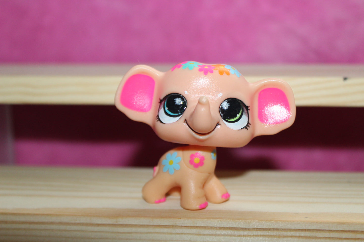 Authentic lps Eye Repainted Elephant, made by LPSSmoothie!