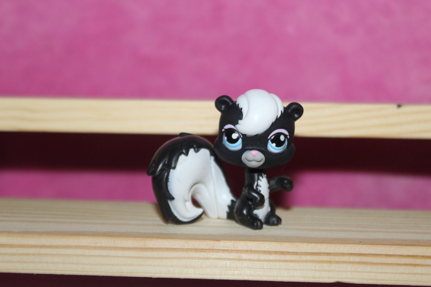 Authentic LPS Rare Skunk