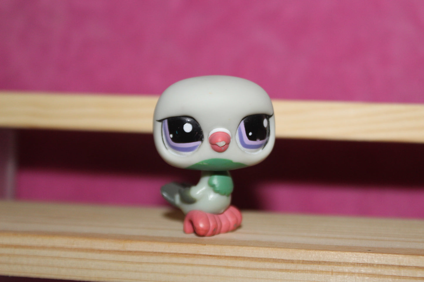 Authentic LPS Pigeon bird