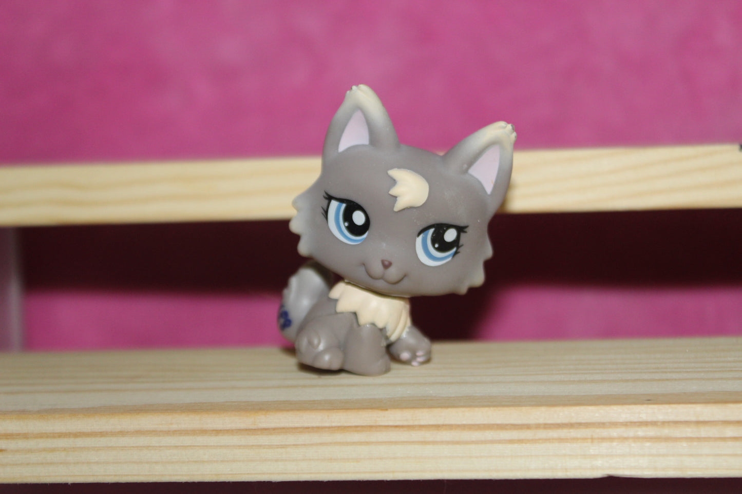 Authentic LPS Wolf Cat