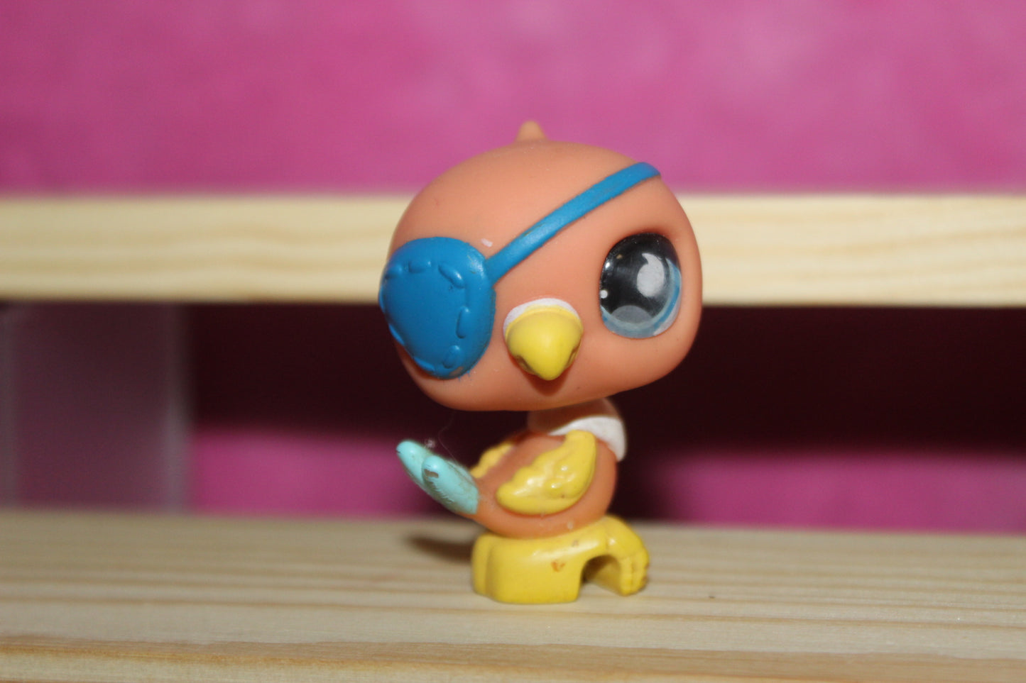 Authentic LPS Glass eye Parrot