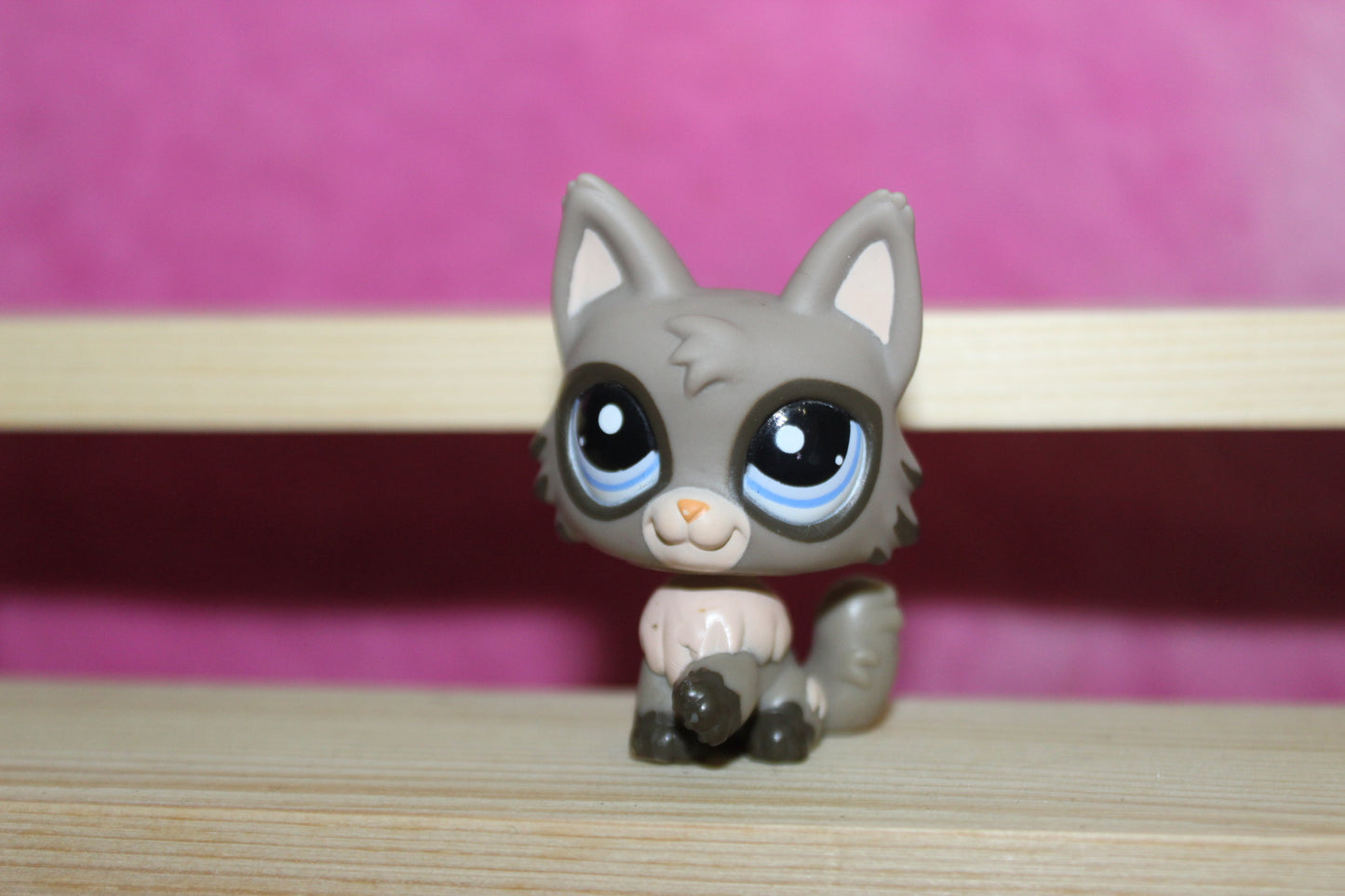 Authentic LPS Rare Wolf Cat