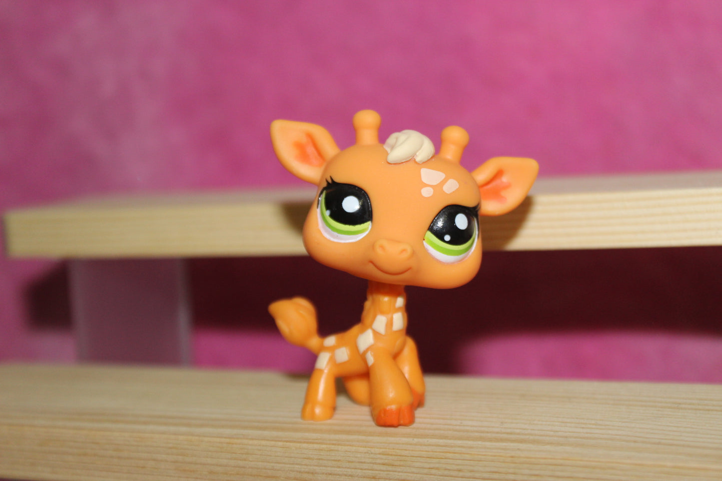 Authentic LPS Rare Giraffe