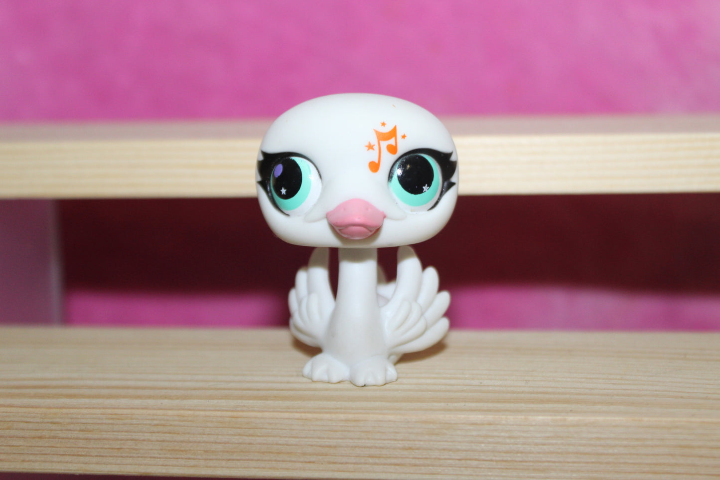 Authentic LPS rare factory error swan missing eye highlight