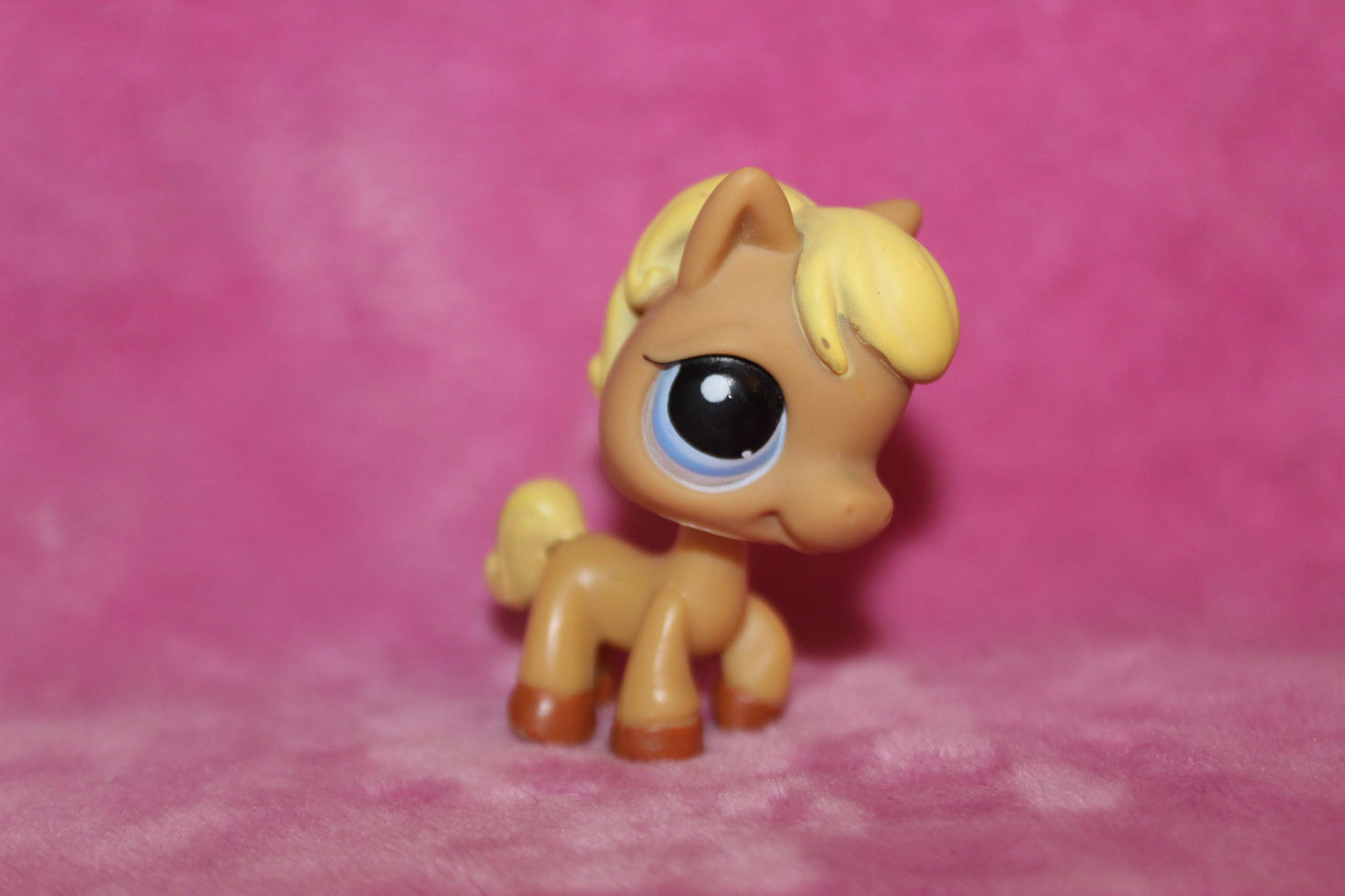 Authentic Lps horse