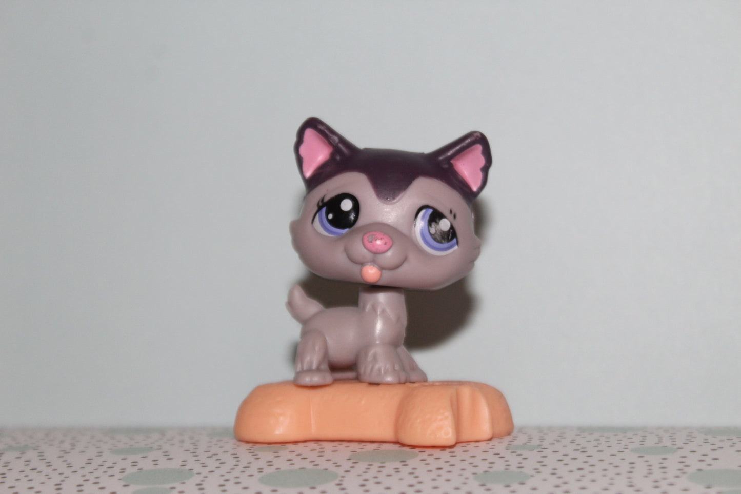 Authentic Blemished LPS McDonalds Pet Husky Dog (Blemished Eyes)